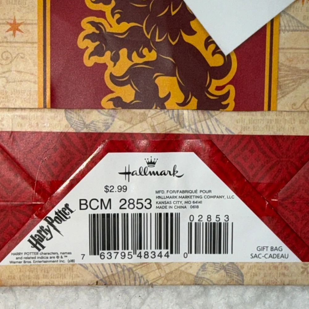 Gryffindor Crest Gift Bag Harry Potter By Hallmark Small‎ 4” x 5”